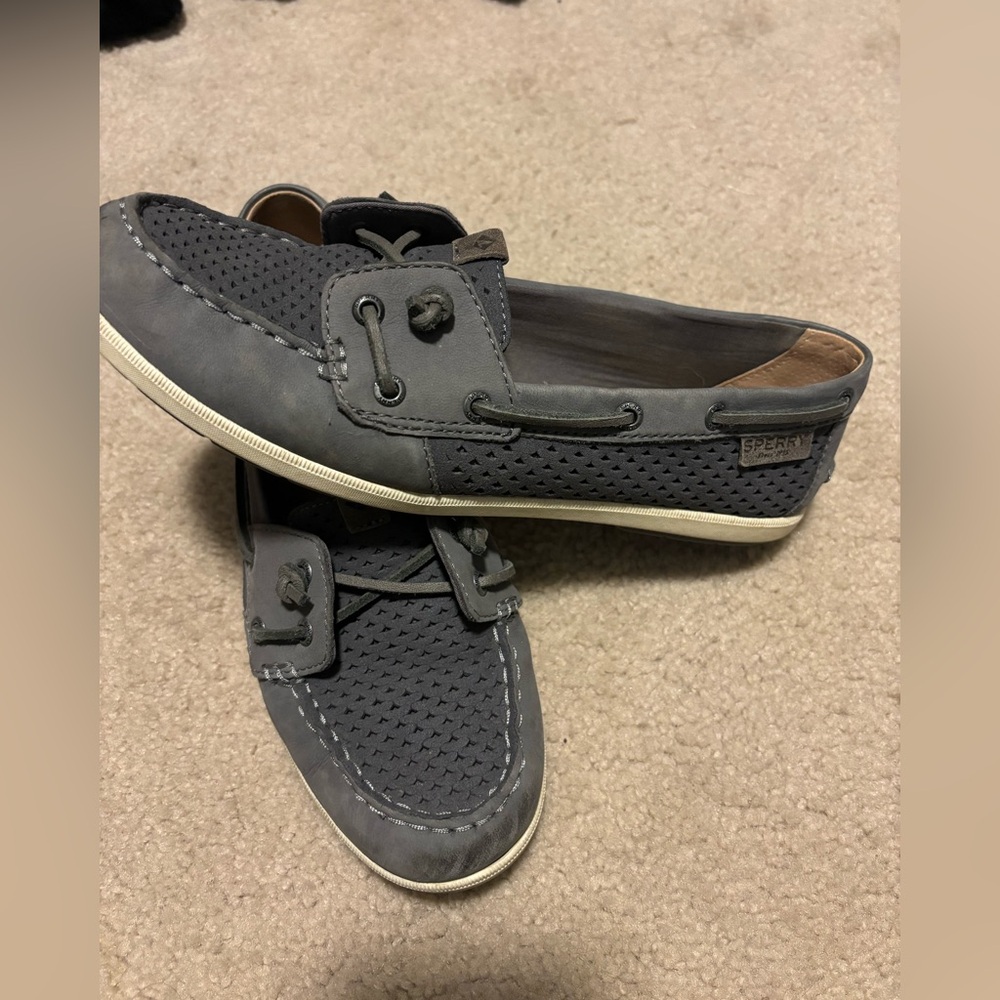 Sperry women’s boat shoe size 8.5